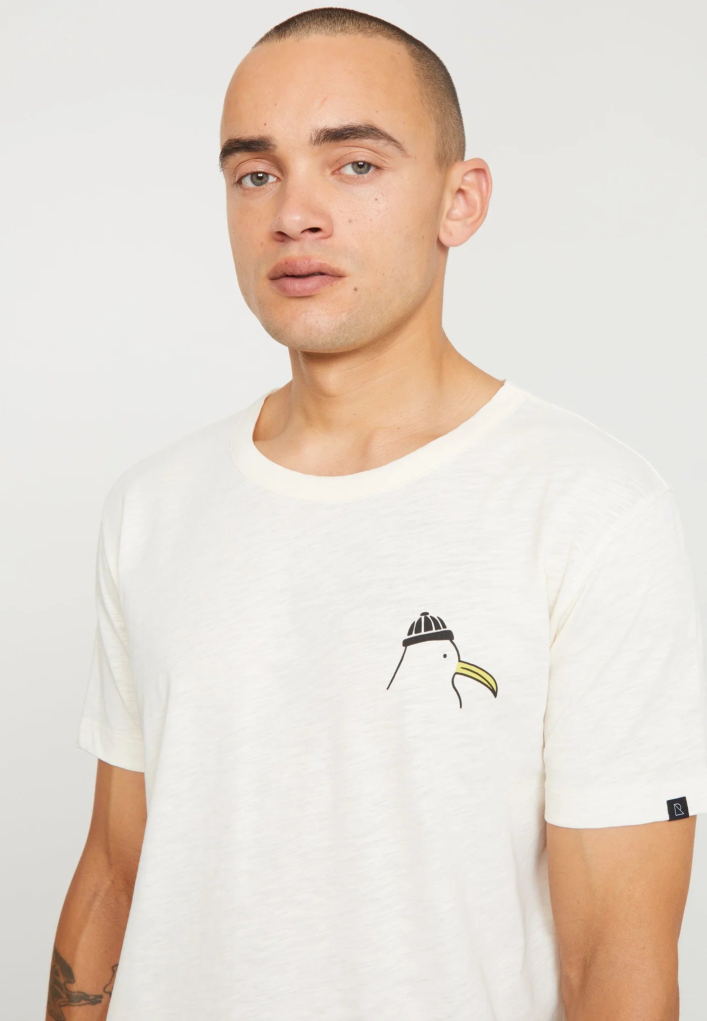 RECOLUTION Men T-Shirt Bay Sea Gull