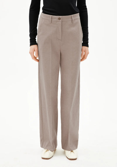 ARMEDANGES LEANDRAA HANDAAS