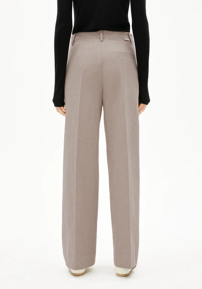 ARMEDANGES LEANDRAA HANDAAS