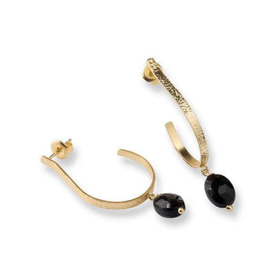 A Beautiful Story Attracted Earrings