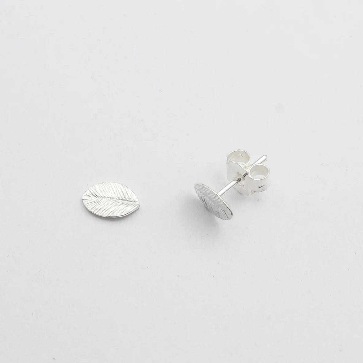 Jewelberry Stecker "Tiny Leaf"