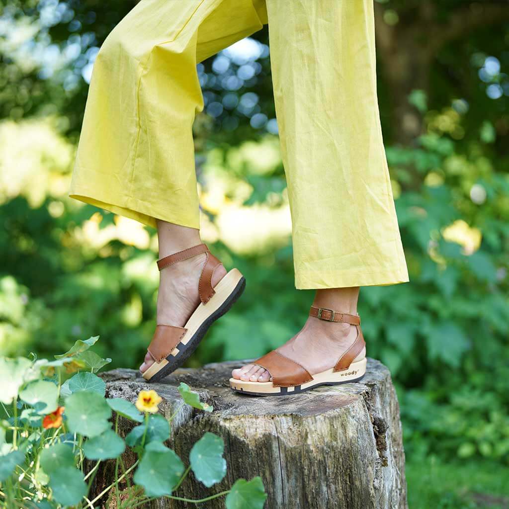 Jana – Damen Clog Sandale mit biegsamer Sohle aus nachhaltigem Weidenholz
